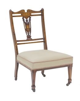 621.  Silla eduardina para costura de madera de palosanto y marquetería de limoncillo.Inglaterra (1901-1910).