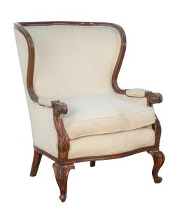 802.  Butaca de madera tallada y tapicería de estilo Luis XV.S. XX.