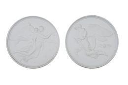 697.  Pareja de tondos de biscuit con figuras mitológicas aladas.Royal Copenhagen, Dinamarca, S. XX.