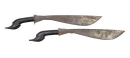 543.  Lote de dos espadas de acero grabado y madera.Malasia o Indonesia, S. XIX.