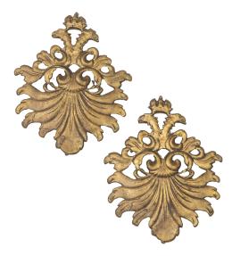 718.  Pareja de remates de metal dorado con águila bicéfalas coronadas.S. XIX.