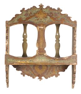 568.  Estantería de madera de pino tallada, policromada y dorada.Trabajo levantino, S. XVIII.