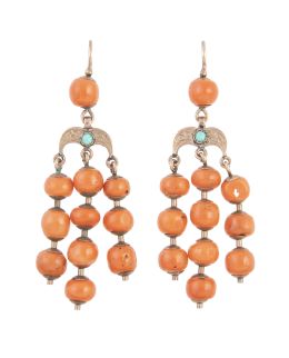 3.  Conjunto de broche y pendientes S. XIX con cascadas de cuen