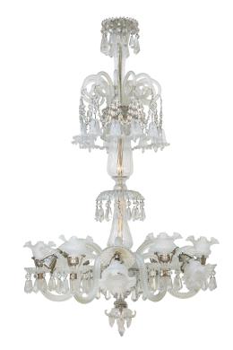 1325.  Lámpara de cristal tallado trasnparente de once brazos de luz.Principios del S. XX.