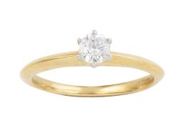 83.  Sortija solitario de brillante TIFFANY & Co. de 0, 25 ct, color E grado de pureza VVS1