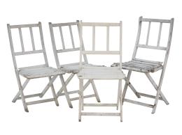 1306.  Juego de cuatro sillas de niño de madera pintada de blanco, principios del S. XX.