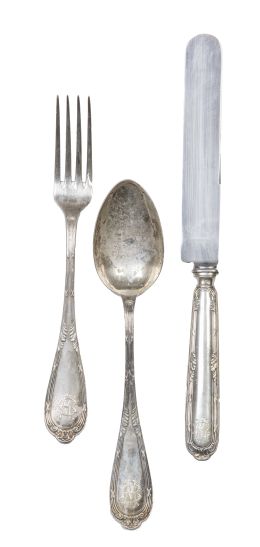 739.  Juego de seis cubiertos de plata con iniciales "MB" grabadas. Con marcas.En estuche de Joyería y platería Antolín Núñez, Salamanca.Durán, primer cuarto del S. XX.