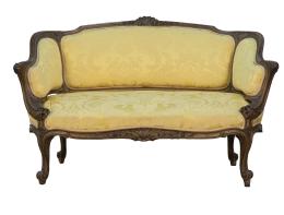 1354.  Sofá en corbeille de madera tallada y policromada.Trabajo francés, principios del S. XX.