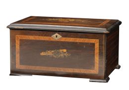 1254.  Caja de música Napoleón III con marquetería de flores en la