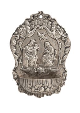 1164.  Benditera de plata repujada. Con marcas.Francia, S. XVIII.