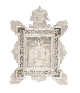 1239.  Natividad de nácar.Recuerdo de Tierra Santa, S. XIX.