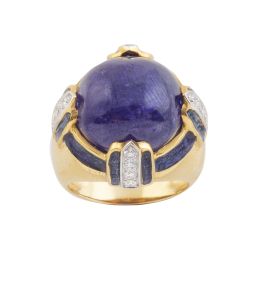 169.  Sortija bombée con cabuchón de tanzanita en marco con decoración de esmalte y brillantes