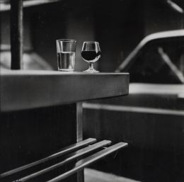 1105.  LUIS BAYLÓN (Madrid, 1958 - 2023)Un vicio (copa y agua), 1997