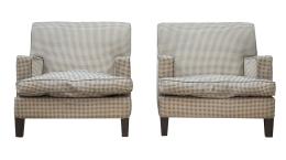 776.  Pareja de butacas modernas tapizadas.