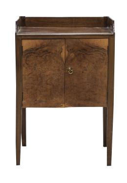 1378.  Mesilla de madera de raíz de nogal.España, h. 1930.