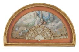 1225.  Abanico con padrones y varilla calados y policromados, con cestos, país con escena mitológica pintada y dorada.En abaniquera de madera tallada y dorada.S. XIX.