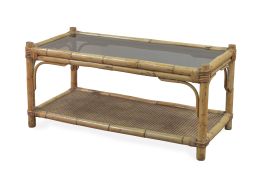 732.  Mesa de centro de bambú, rejilla y tapa de cristal.España, años 60-70-