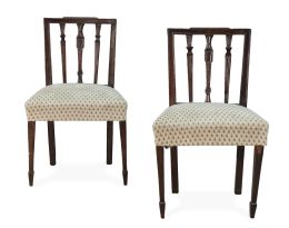 1134.  Pareja de sillas Sheraton, Jorge III de madera de caobaInglaterra, finales del S. XVIII.