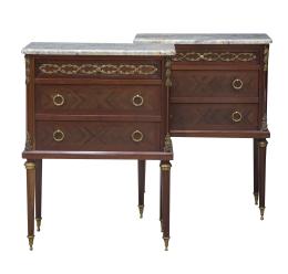 1374.  Pareja de mesillas de estilo Luis XVI de madera con bronce dorado y tapa de mármol.España, S. XX.