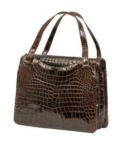 349.  Bolso vintage de piel de cocodrilo marrón con dos asas y dos bolsillos laterales exteriores