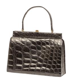 351.  Bolso vintage de piel de cocodrilo negro con un asa