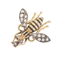 168.  Broche abeja de pp. S. XX, con alas móviles de diamantes y cuerpo con decoración de esmalte negro