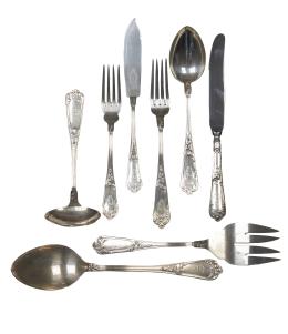 757.  Cubertería de plata de estilo Luis XV, ley 925 con la cruz de Malta.España, S. XX.