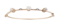 93.  Pulsera rígida S. XIX con tres brillantes de talla antigua 