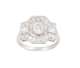 427.  Sortija de brillantes estilo Art-Decó con centro de brillan