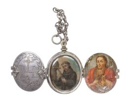 500.  Relicario triple de viaje de dos vitrales con San Francisco y San Antonio, enmarcado en plata grabada "IHS" y monograma de la Virgen, con dos puertas con pinturas de San Juan Bautista y San Pedro.España, S. XVIII.