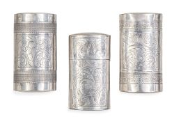 513.  Lote de tres pureras de plata con decoración de hojas grabadas. Con marcas.Cristobal José de León, Córdoba, 1859.