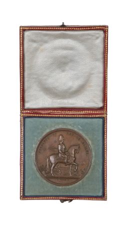 1261.  Medalla Fernando VII, conmemorativa fechada en 1829.En su estuche de piel gofrada, dorada y policromada.