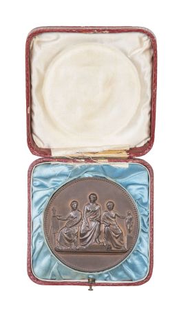 1262.  José Esteban Lozano (1842-1921). Firmada: J. Esteban Lozano.Medalla de bronce conmemorativa Academia provincial de Bellas Artes Cádiz. Premio al Mérito.Finales del S. XIX.En su estuche original.