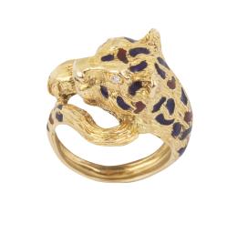 160.  Sortija con cabeza y cola de leopardo, con manchas en esmalte azul y rojo, y ojos de brillantes 