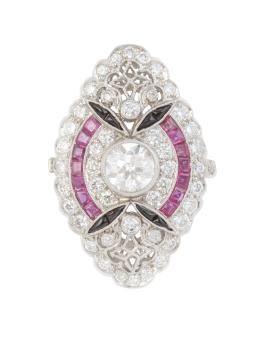 144.  Sortija lanzadera estilo Art-Decó de brillantes, con chatón de brillante central de 0,80 ct aprox, y decoración con rubíes calibrados y ónix
