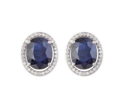 297.  Pendientes con zafiros de talla oval  de 4,89 y 4,74 ct orlados de brillantes