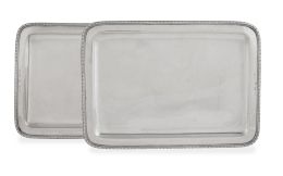 1252.  Pareja de bandejas rectangulares de plata. Con marcas.Larriva, Merino, Córdoba, 1913.