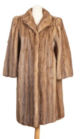463.  Abrigo largo vintage de piel de visón color tabaco