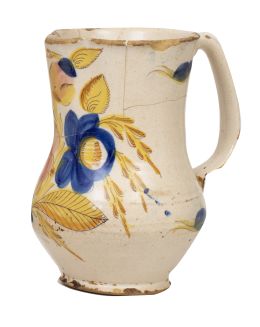 1190.  Jarro de cerámica esmaltada con ramillete de flores.Manises, S. XIX.