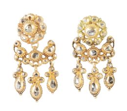 5.  Pendientes largos de diamantes S. XIX con rosetón superior y gotas colgantes