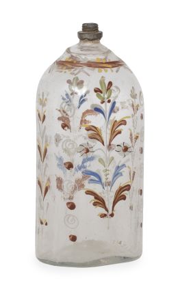 1059.  Garrafa de vidrio transparente con flores pìntadas.Bohemia, S. XVIII.