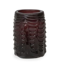 1099.  Vaso de faltriquera de vidrio marrón.S. XVIII.