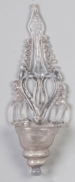 1175.  Benditera de vidrio transparente y rosa.Cataluña o Mallorca, S., S. XVIII.