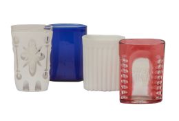 1328.  Lote de cuatro vasos de faltriquera de vidrio y opalina, un