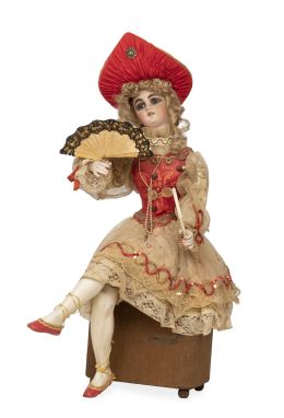 1211.  Léopold Lambert* (1854-1935).Muñeca autómata de biscuit con vestimenta con encaje y lentejuelas, mecanismo que mueve el abanico y los anteojos.Francia, h. 1890-1900.