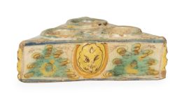 1045.  Especiero de cerámica esmaltada con rostros, de la serie polícroma.Talavera-Puente del Arzobispo, S. XVIII.