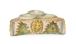 1008.  Especiero de cerámica esmaltada con árboles de la serie polícroma.Talavera-Puente del Arzobispo, S. XVIII.