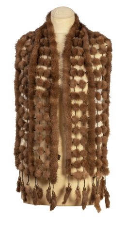 457.  Bufanda vintage en piel de visón tejida con anudado y remat