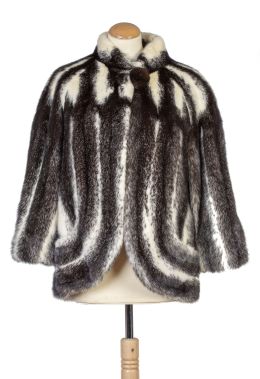 458.  Chaqueta corta vintage "Blackcross" en visón blanco y negro