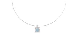 278.  Gargantilla con topacio azul cuadrangular en marco de oro liso, y cadena de cordón rígido a modo de cable